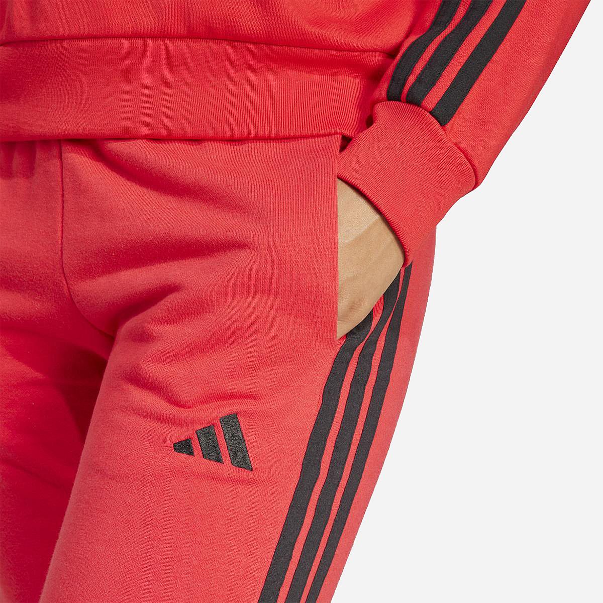 AN320923 Essentials 3-Stripes French Terry Cuffed Joggers