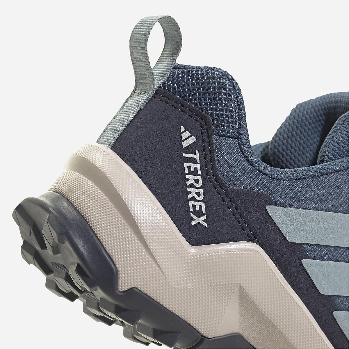 AN320981 Terrex Ax4r Hiking Shoes