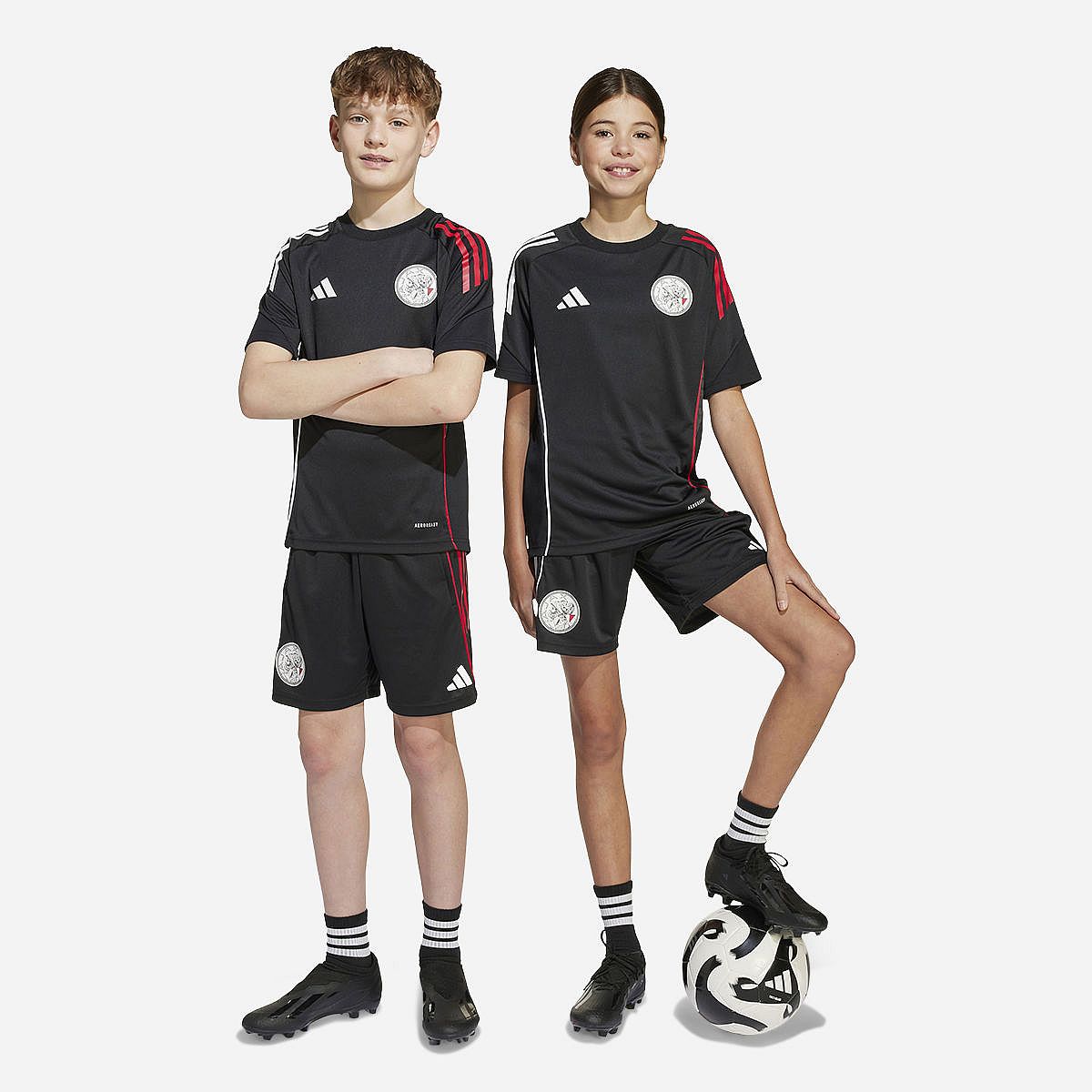 AN324000 Ajax Amsterdam 2025/2026 Training Short Junior