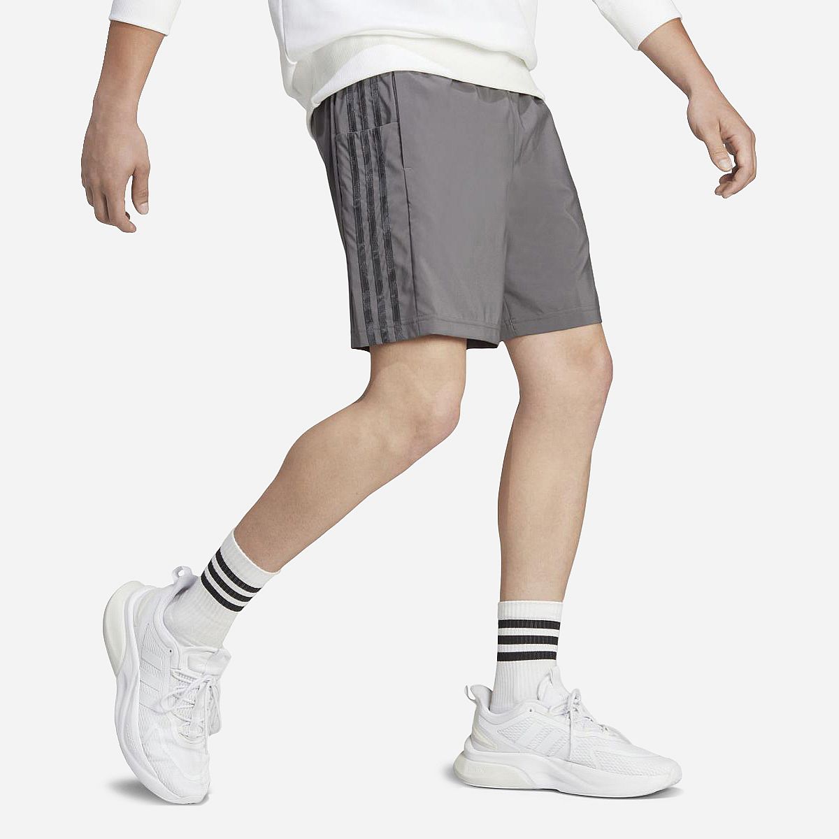 AN314434 Essentials Chelsea 3-Stripes Short Heren