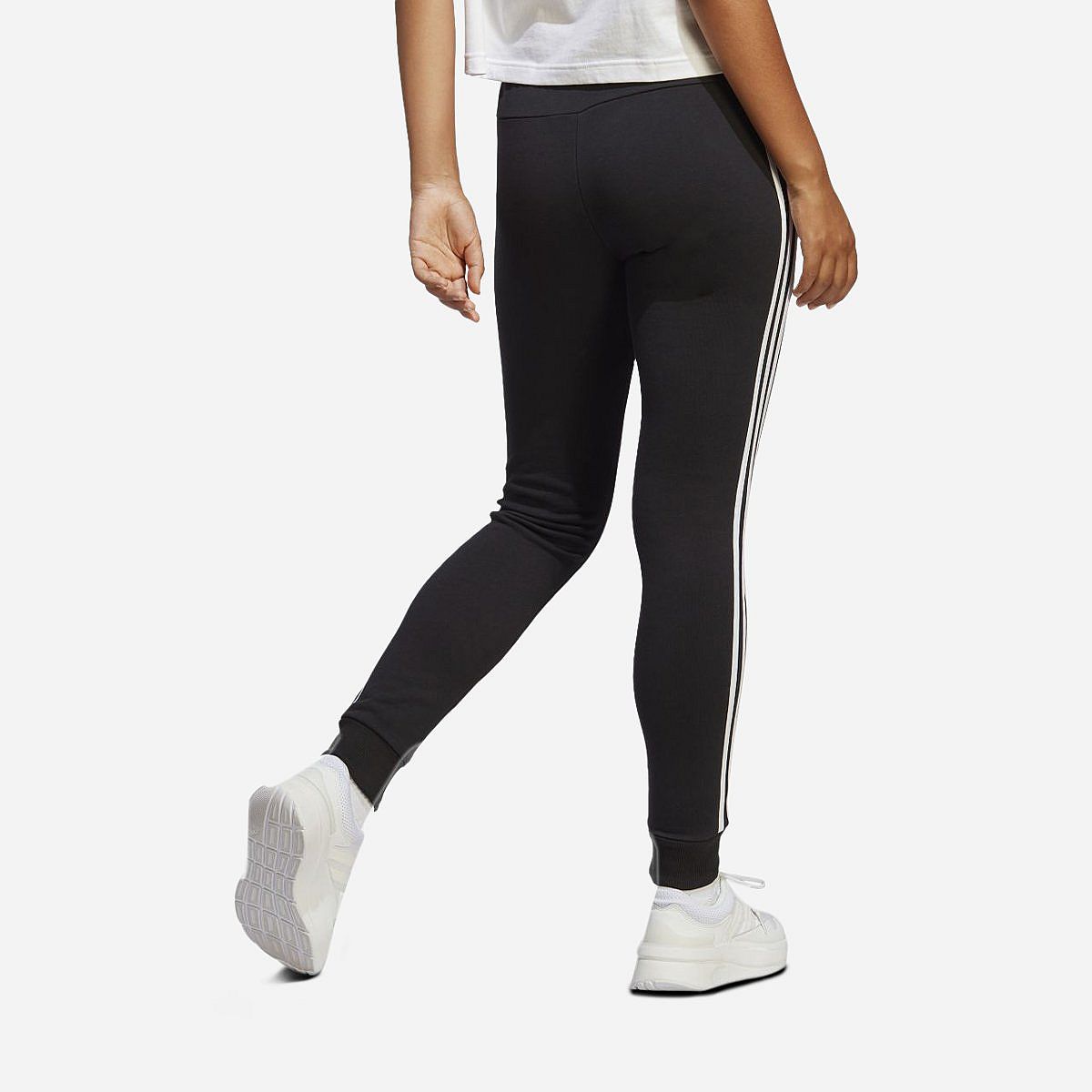 AN293172 Essentials 3-Stripes French Terry Cuffed Broek